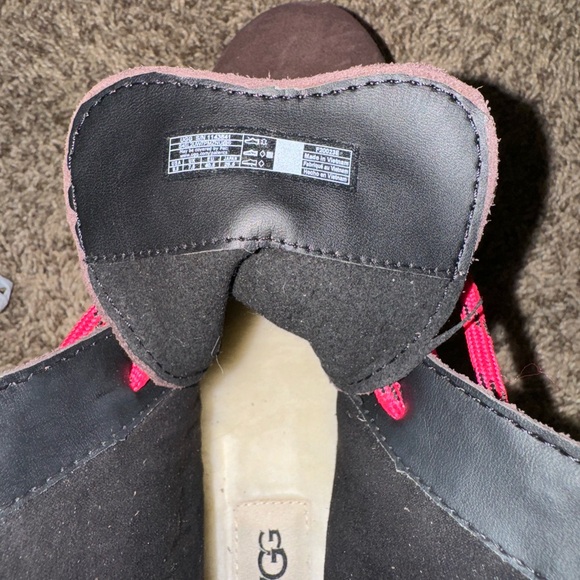 UGG BRISBANE LACE-UP WATERPROOF SUEDE PLATFORM BOOTS SIZE 9.5 NEW - Picture 11 of 11